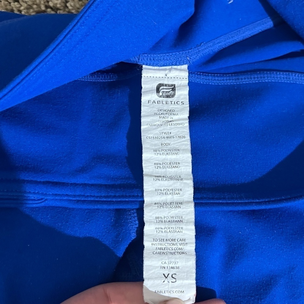 Fabletics blue capris - Picture 3 of 3